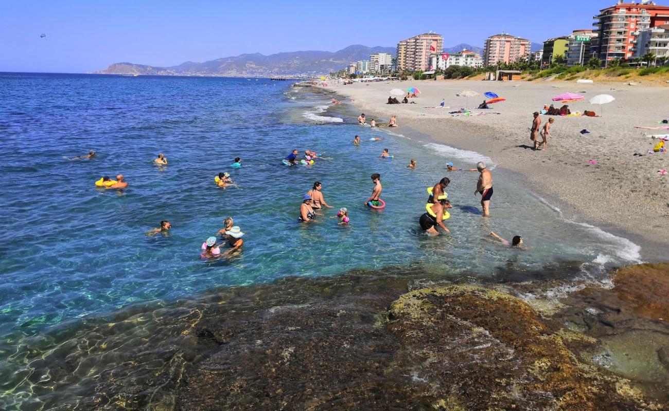 Foto af Mahmutlar beach med brun sten overflade