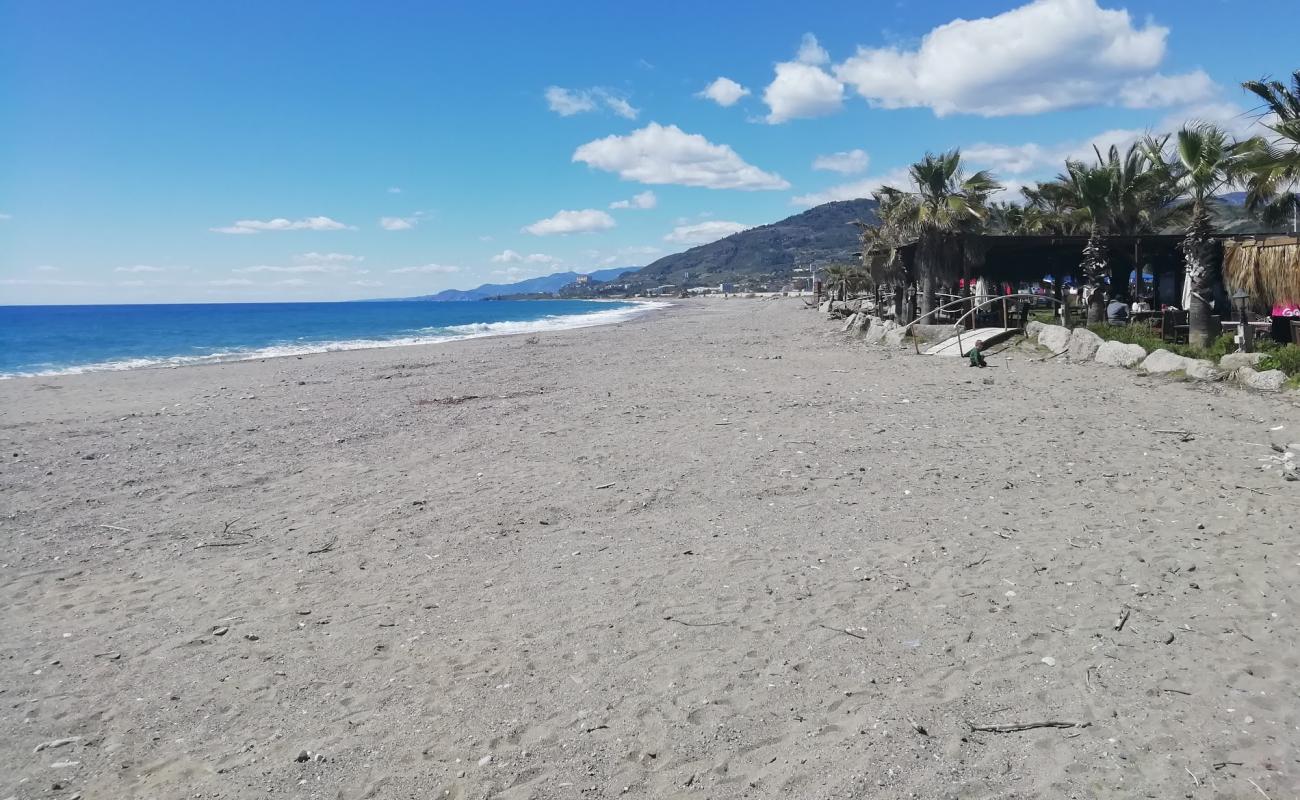 Foto af Demirtas beach med brunt sand overflade