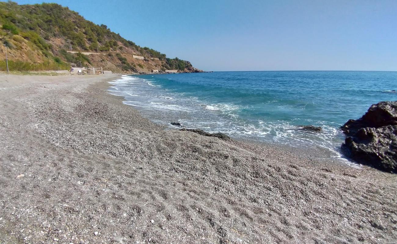 Foto af Aysultan Kadinlar beach med let sand og småsten overflade