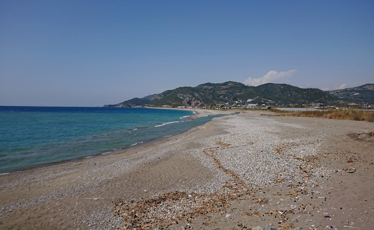 Foto af Kahyalar beach med gråt sand og småsten overflade