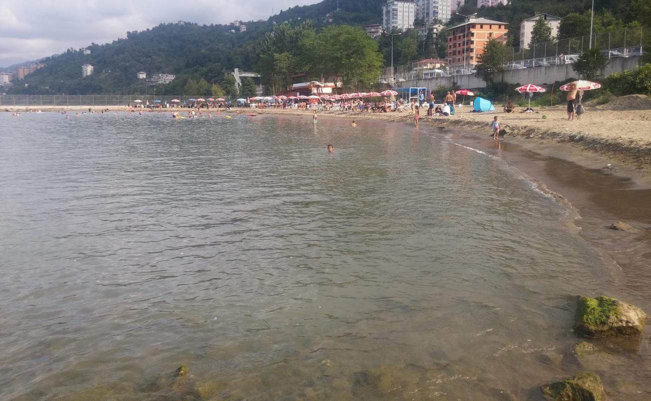 Foto af Surmene Voha Beach med lys sand overflade