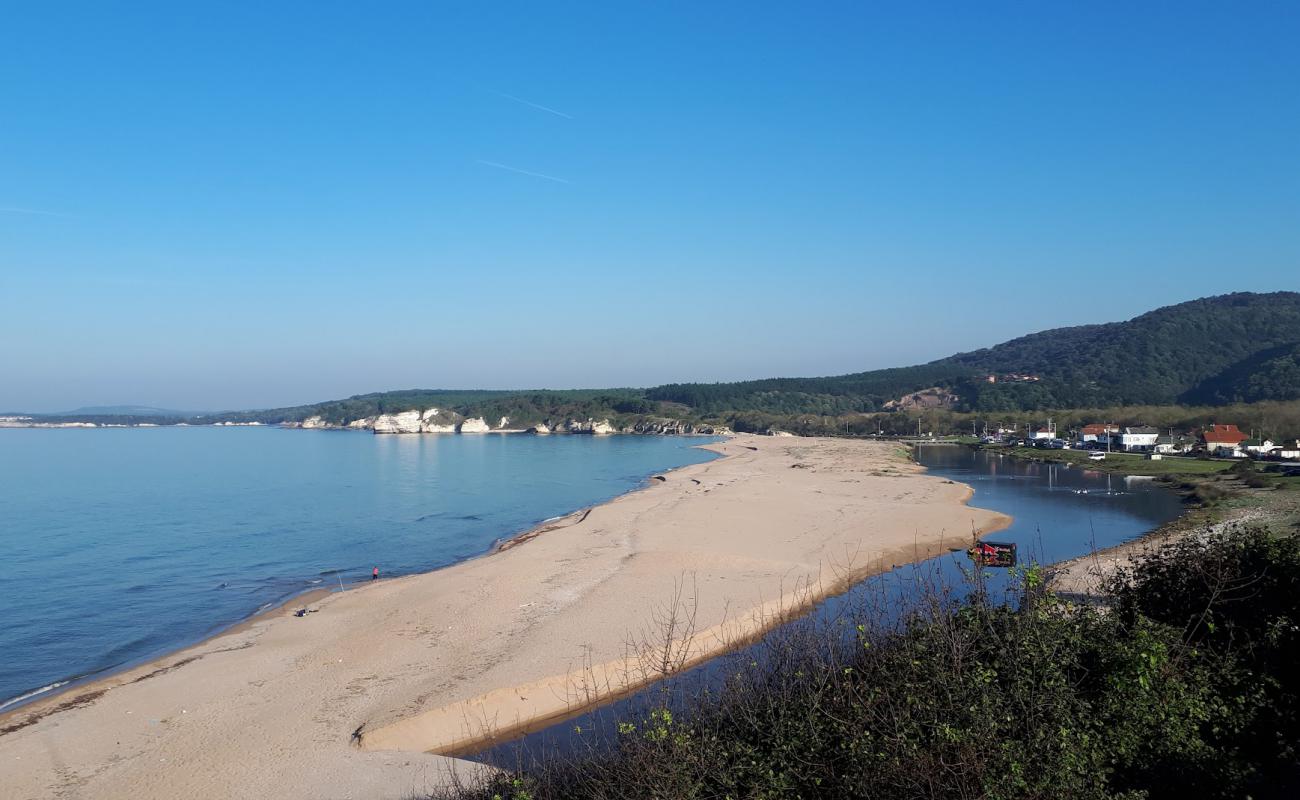 Foto af Sarisu Plaji med lys sand overflade