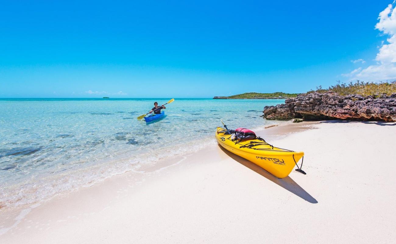 Foto af Stranden ved Northwest Point Resort med lys fint sand overflade