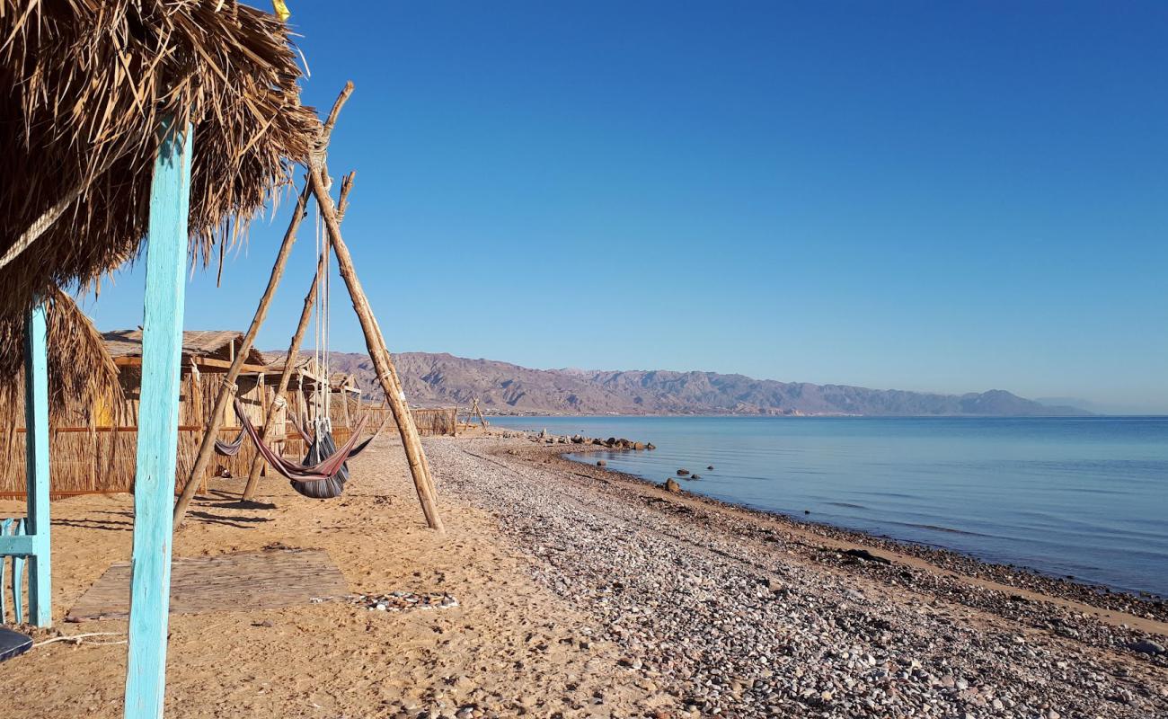 Foto af Nuweiba beach med let sten overflade