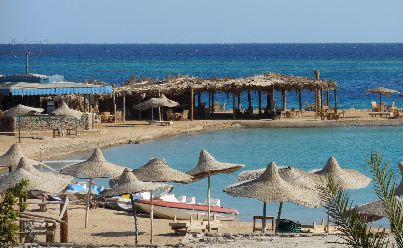 Foto af Sundayes Beach med lys sand overflade