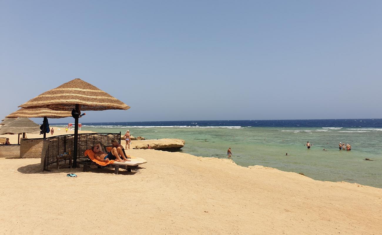 Foto af Ghalib Beach med betonovertræk overflade