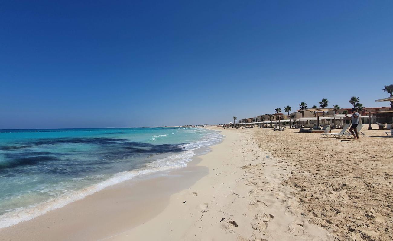 Foto af Marsa Baghush Beach med lys fint sand overflade