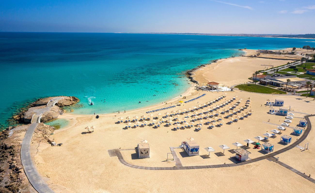 Foto af Rixos Alamein Beach med hvidt fint sand overflade