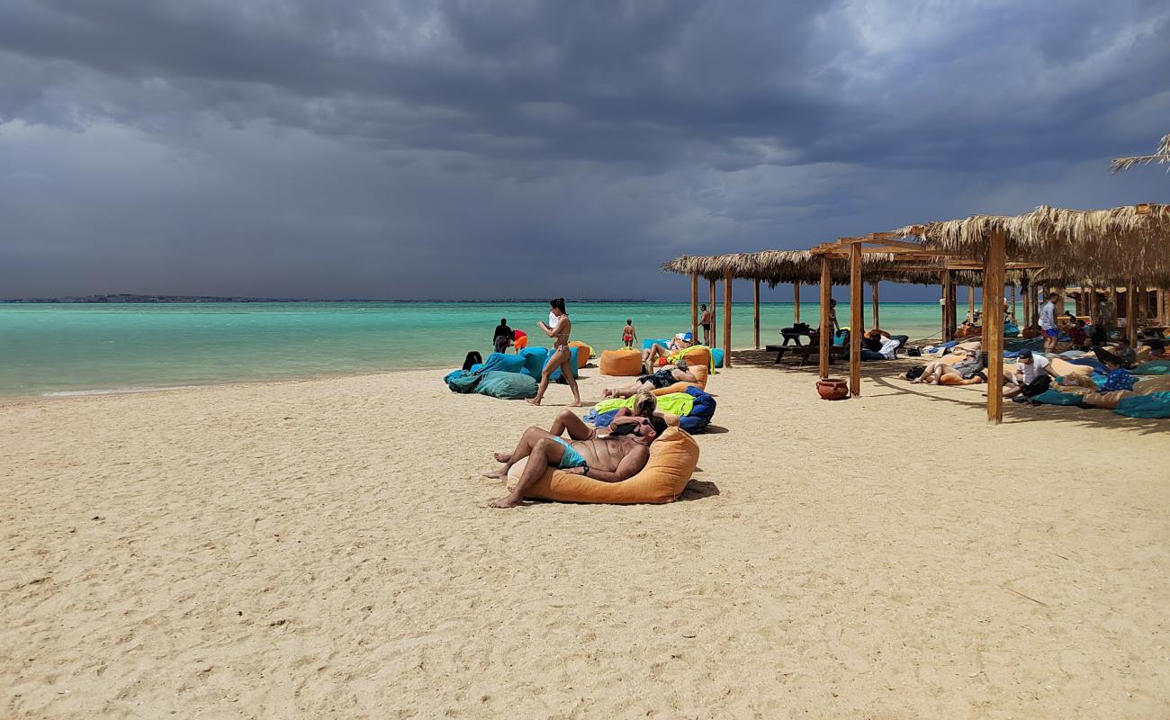 Foto af Orange Bay med lys sand overflade