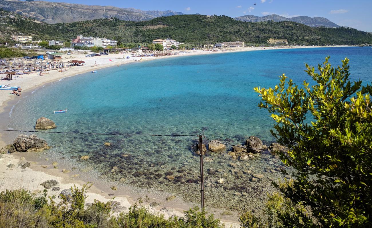 Foto af Livadh Beach med let sten overflade