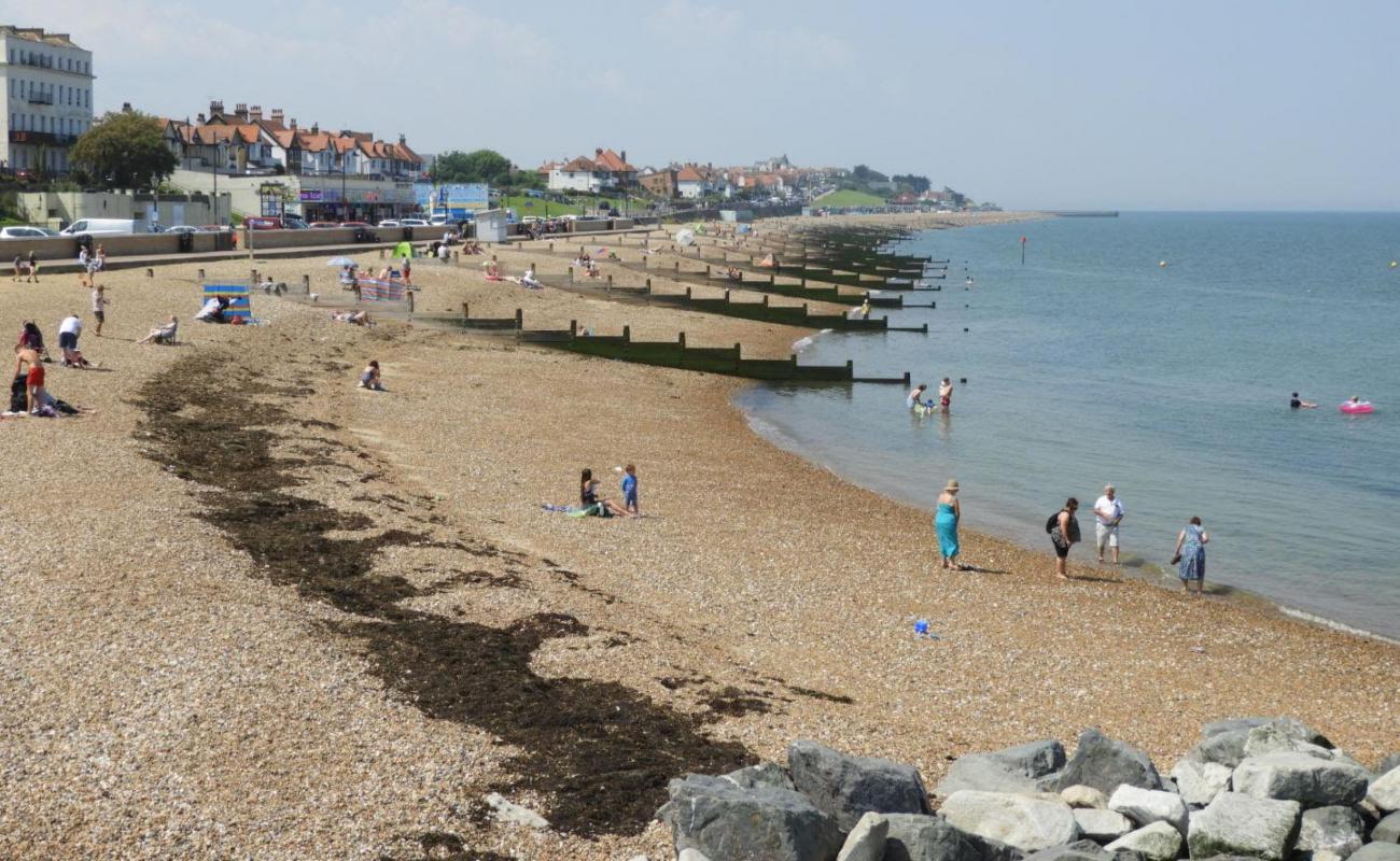 Foto af Herne Bay beach med let sten overflade