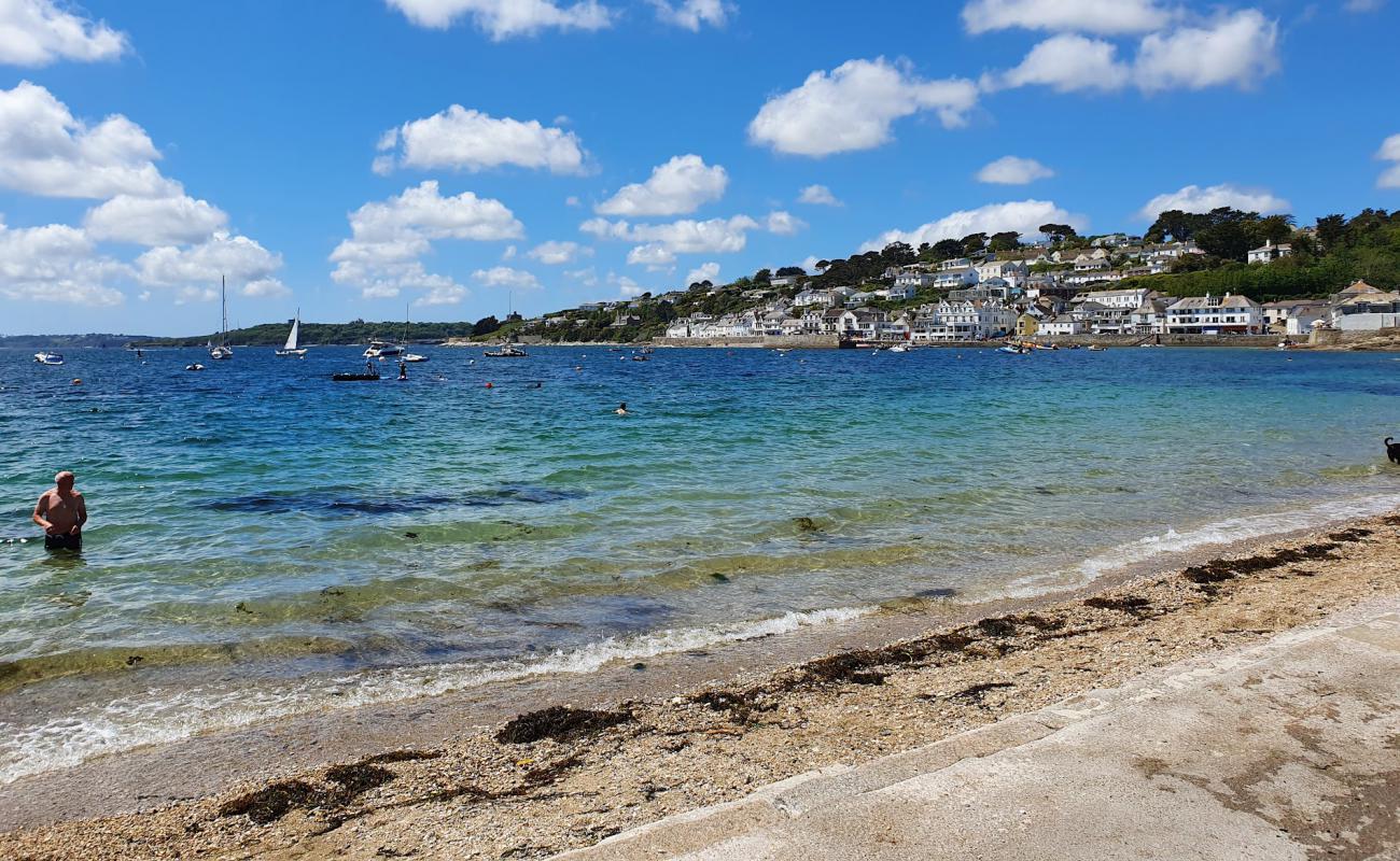 Foto af St Mawes beach med let sten overflade