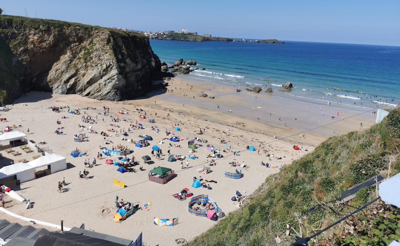 Foto af Newquay beach med lys sand overflade