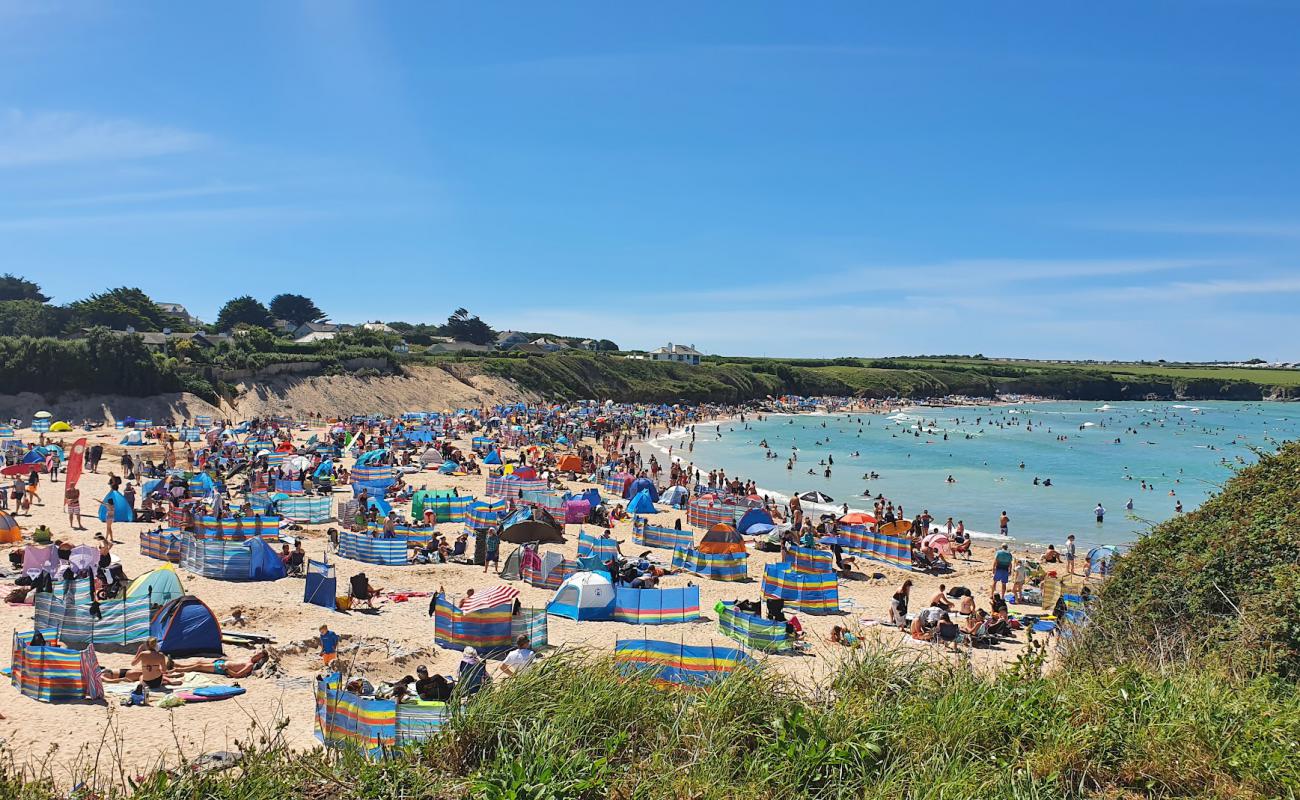 Foto af Harlyn Bay beach med lys sand overflade