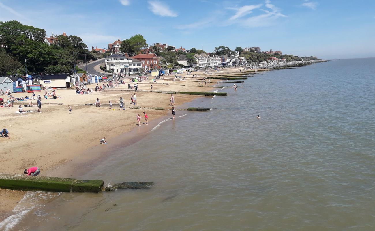 Foto af Felixstowe Strand med let sand og småsten overflade