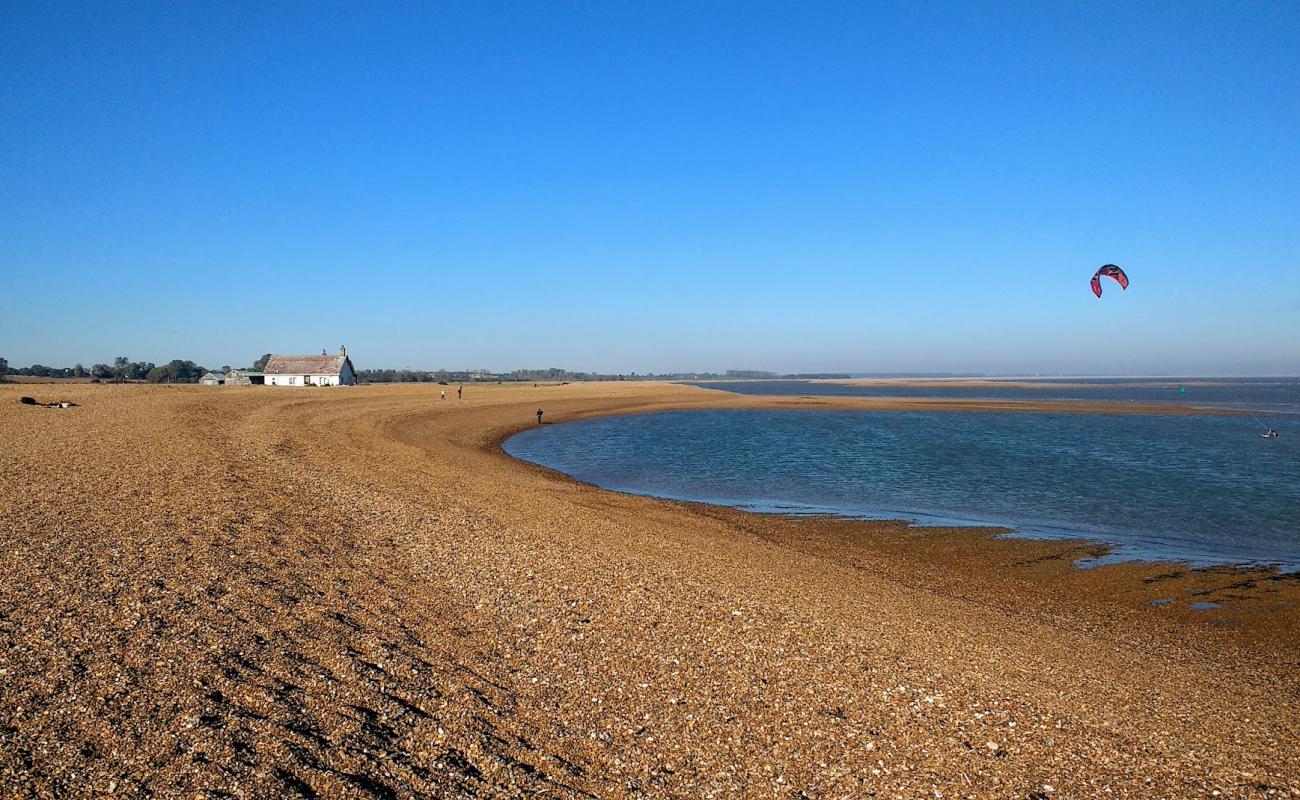 Foto af Shingle Street med brun fin sten overflade