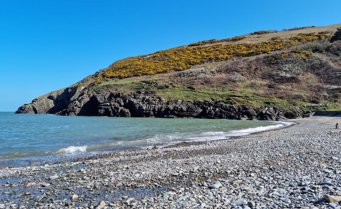 Foto af Nanternis beach med gråt sand og småsten overflade