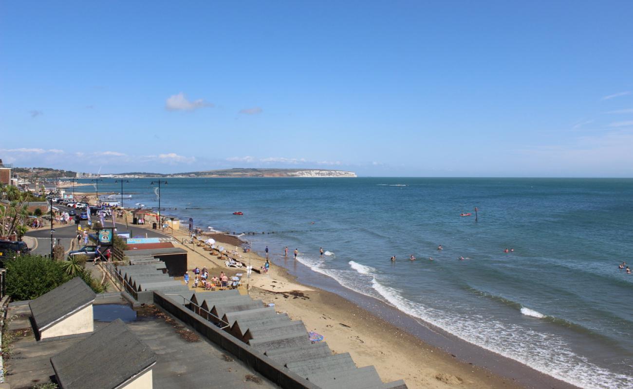 Foto af Shanklin (Clock Tower) Strand med let sand og småsten overflade