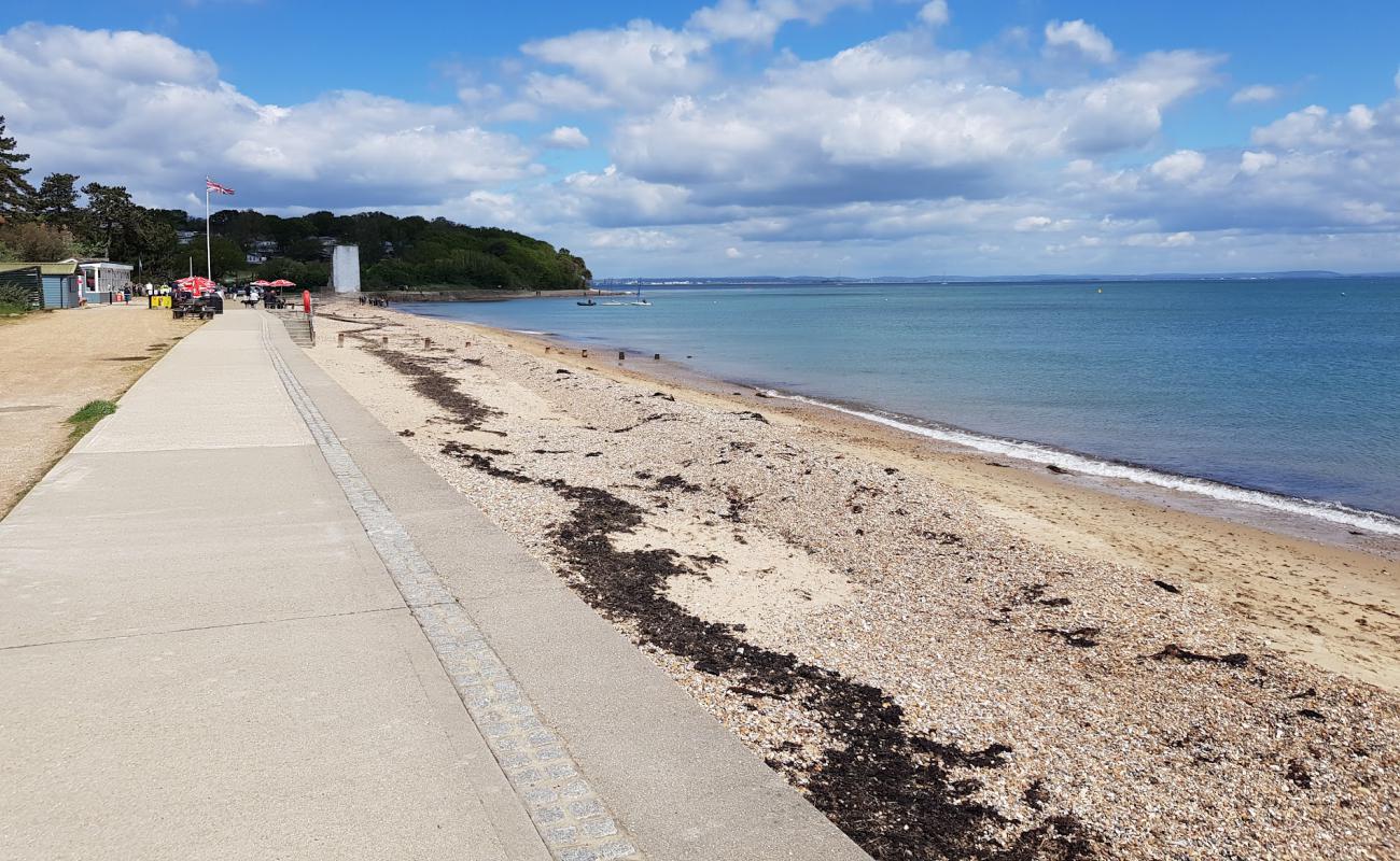 Foto af St. Helens Duver Beach med let sand og småsten overflade