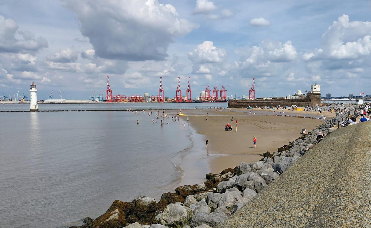 Foto af New Brighton Beach med lys sand overflade