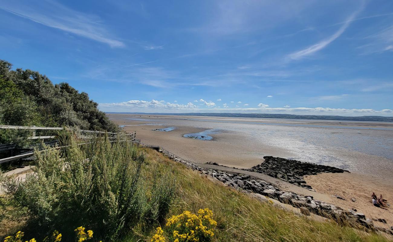 Foto af Caldy Beach med lys sand overflade