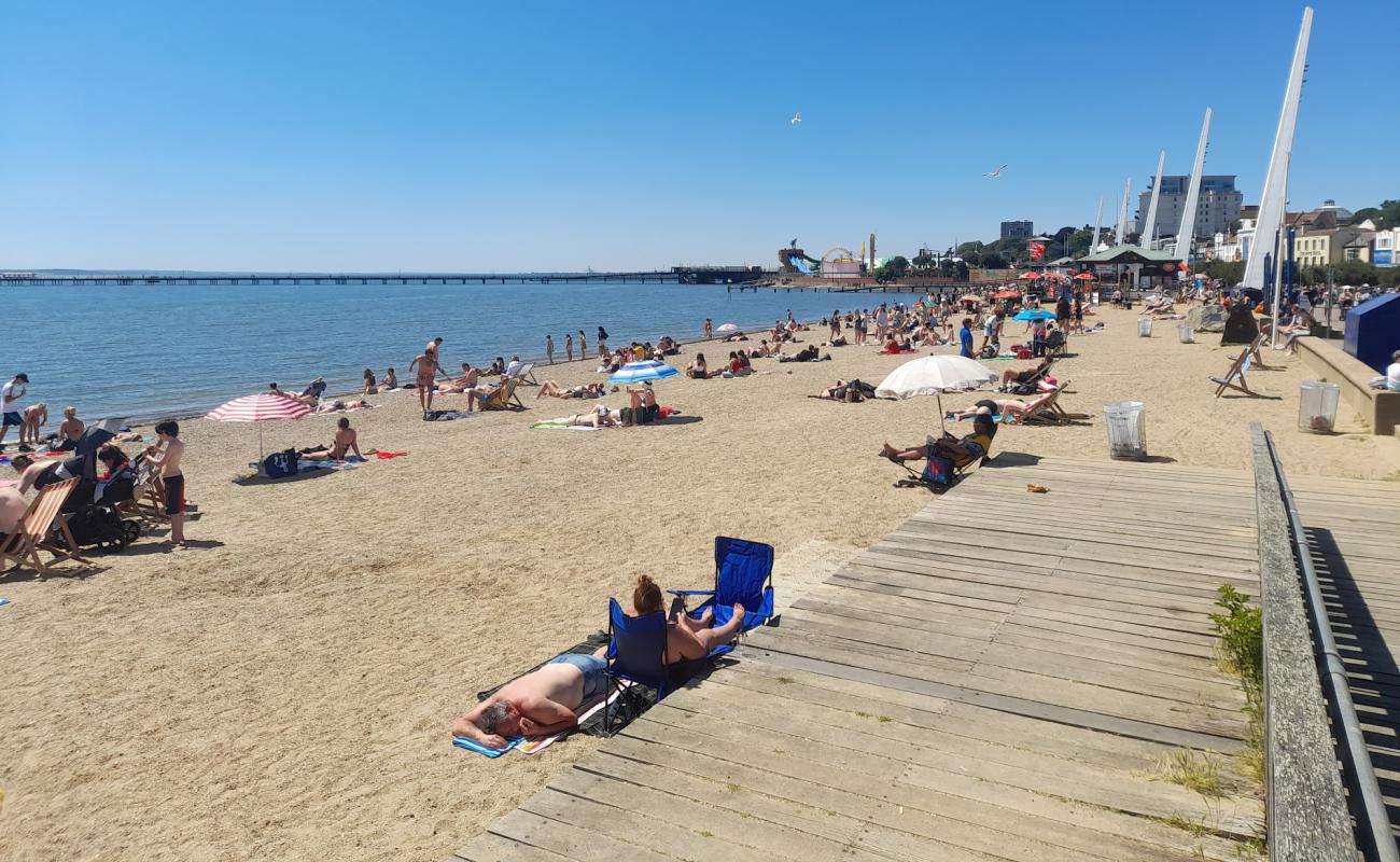 Foto af Jubilee Strand med let fin sten overflade