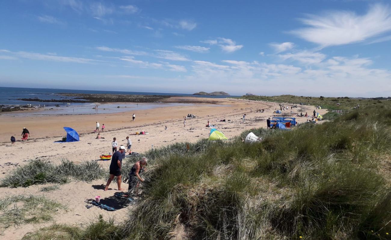 Foto af Yellowcraig Strand med lys sand overflade