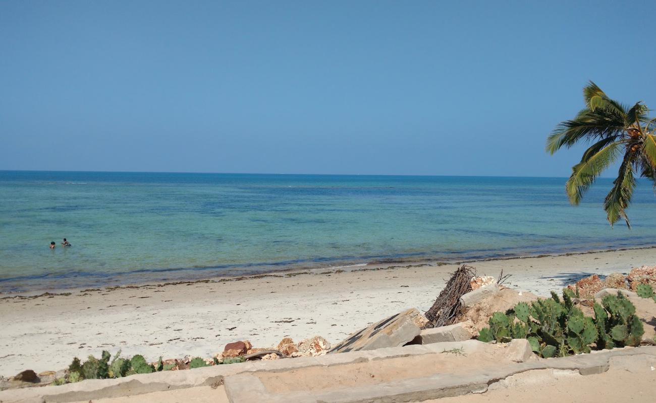 Foto af Ndege Beach med lys sand overflade