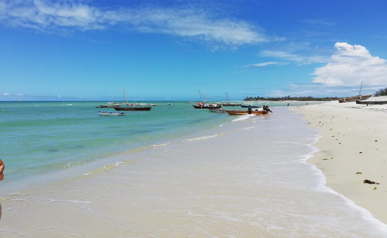 Foto af Mahaba Beach med lys sand overflade