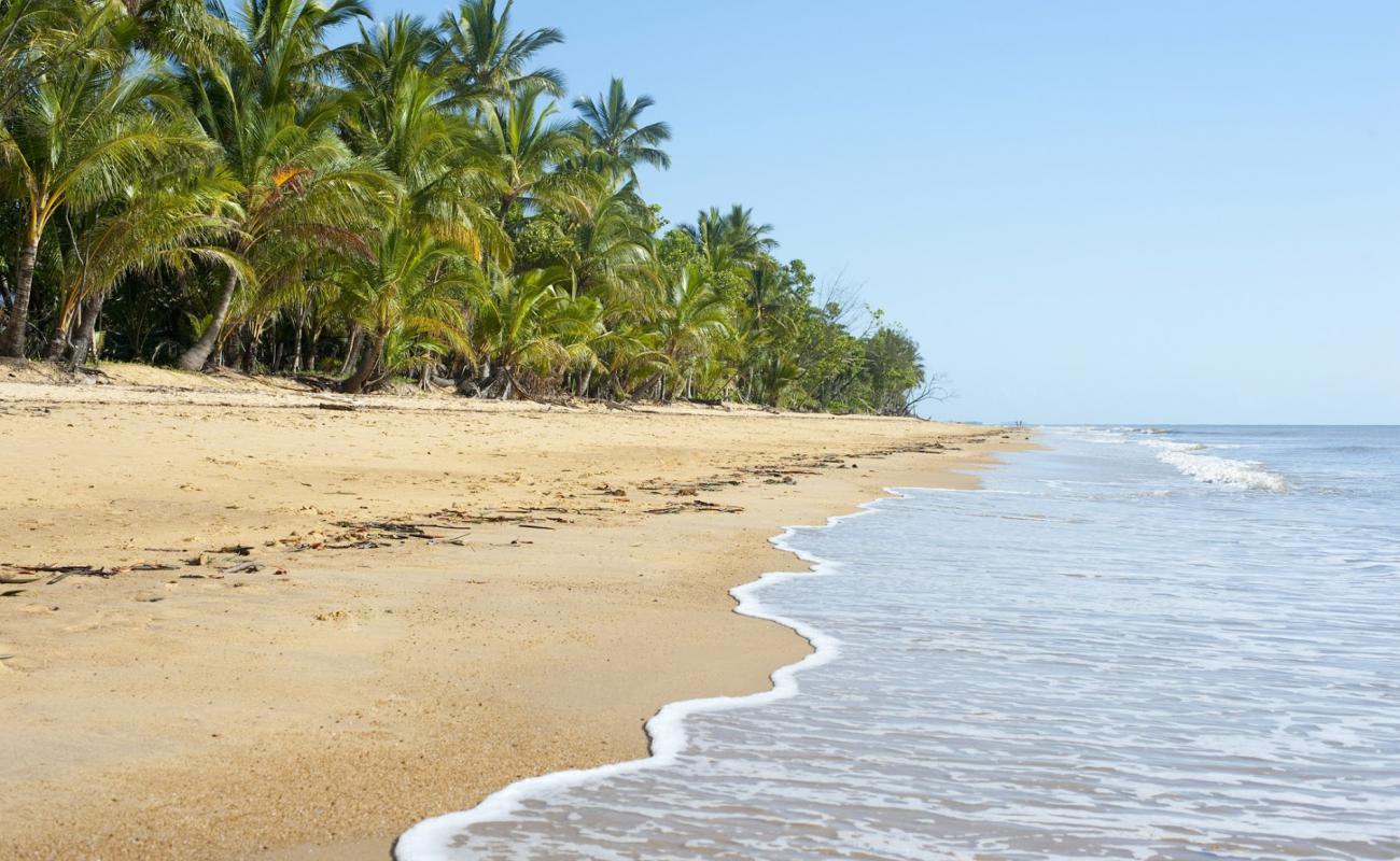 Foto af Kambini Beach med lys sand overflade