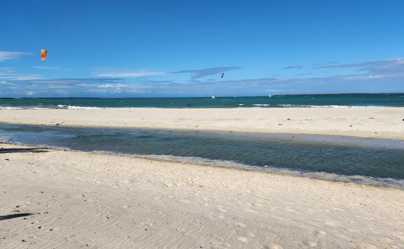 Foto af Mbezi Beach med lys sand overflade