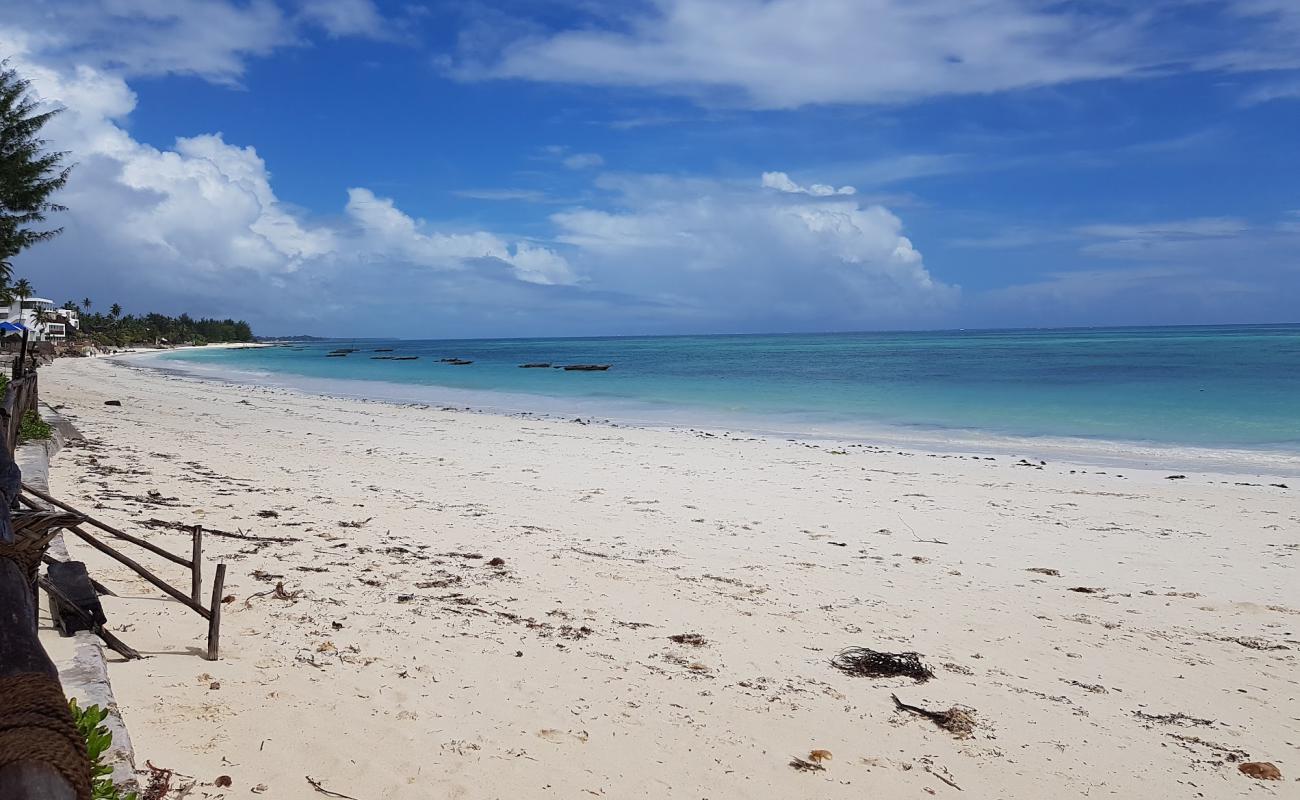 Foto af Jambiani Strand med hvidt sand overflade