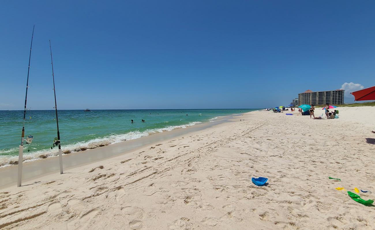 Foto af Johnson's Beach med hvidt fint sand overflade