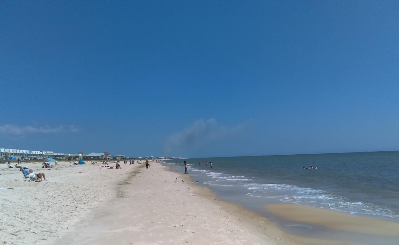 Foto af St. George Lighthouse Beach med hvidt sand overflade