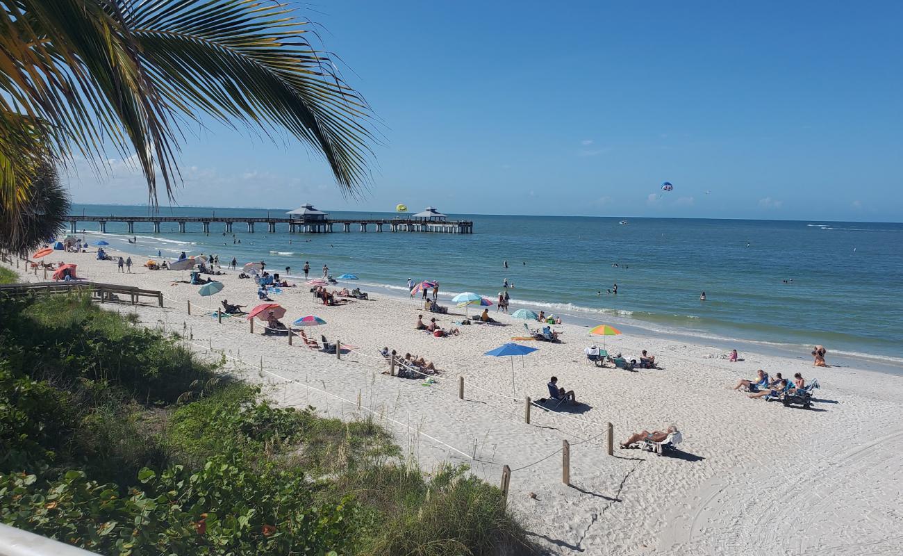 Foto af Fort Myers beach med lys sand overflade