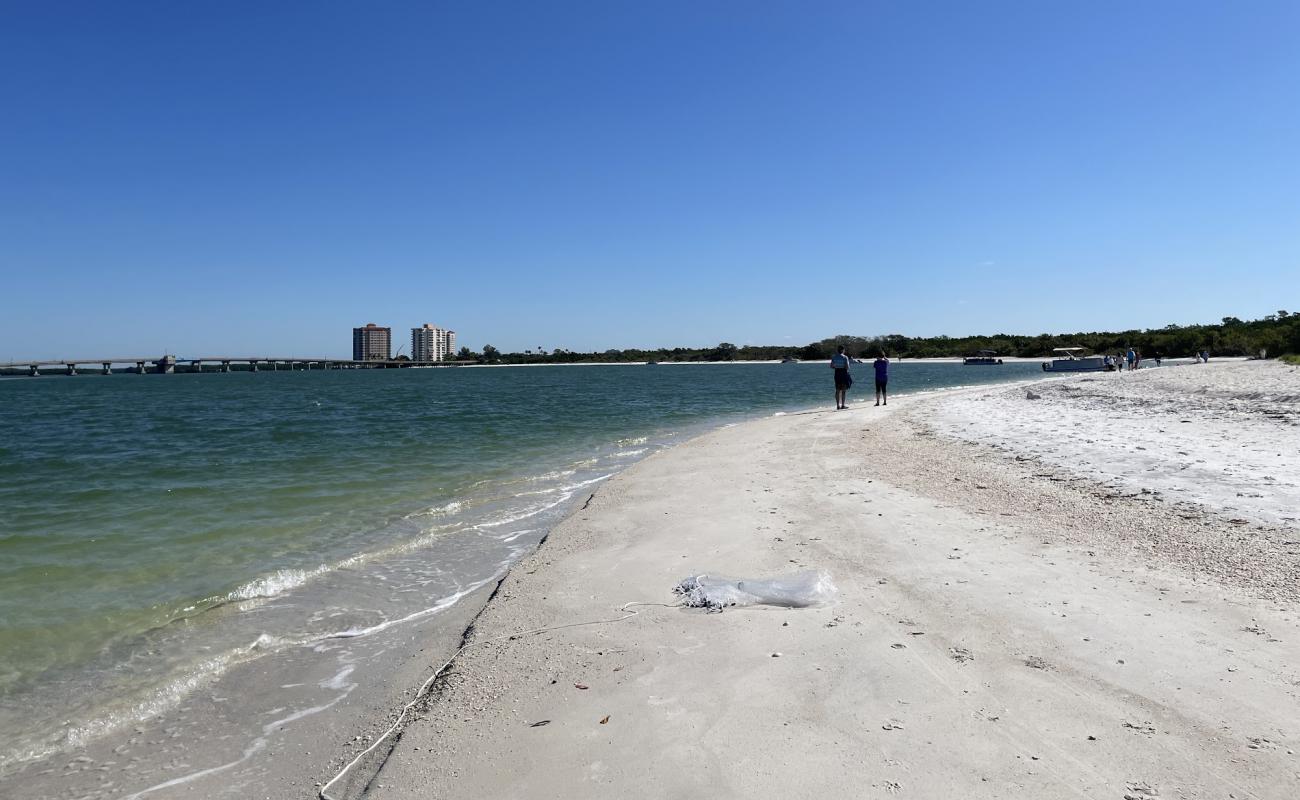 Foto af Lovers Key beach med hvidt sand overflade