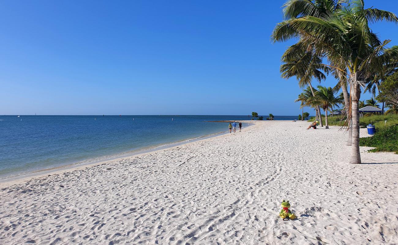 Foto af Sombrero beach med lys sand overflade