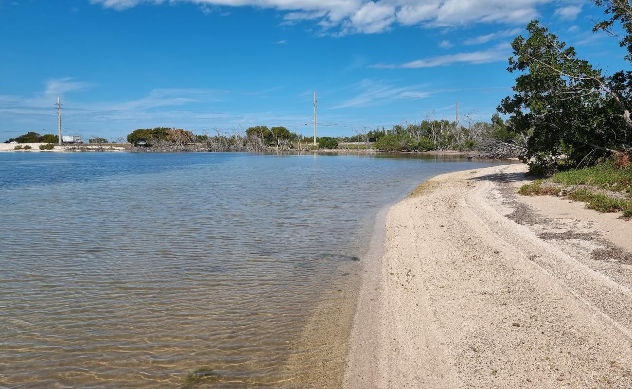 Foto af Camp Wesumkee beach med gråt sand og sten overflade