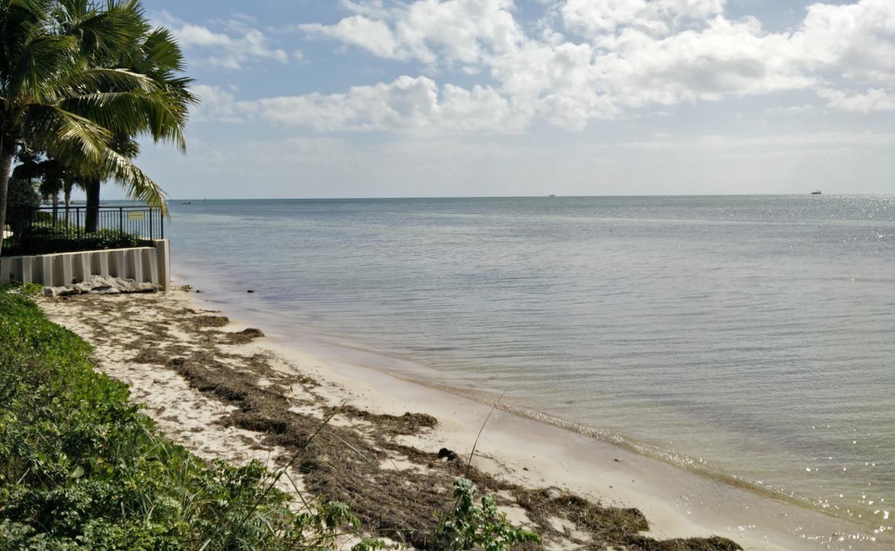 Foto af Rest beach med lys sand overflade