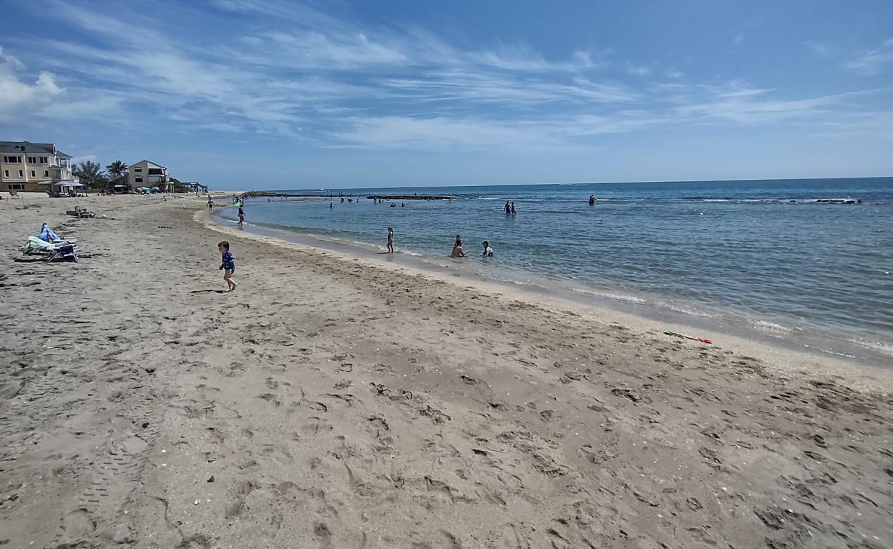 Foto af Bathtub beach med lys skaldesand overflade