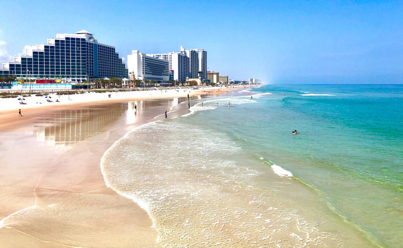 Foto af Daytona beach med lys fint sand overflade