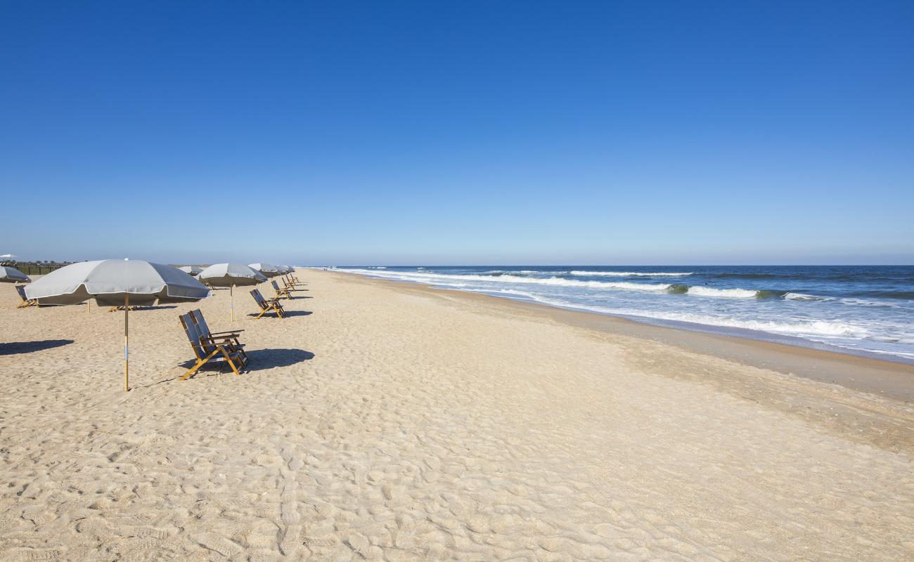 Foto af St. Johns Pier beach med lys skaldesand overflade