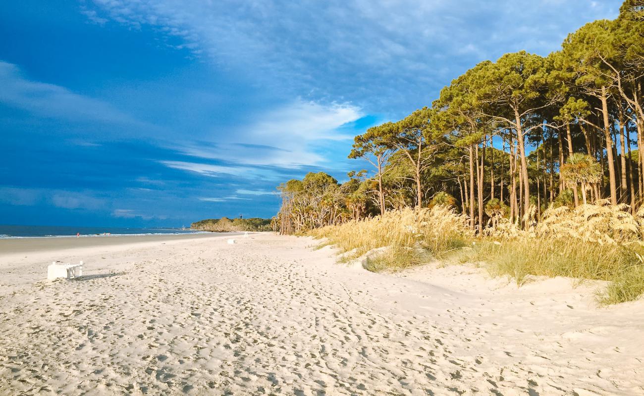 Foto af Hunting Island beach med lys sand overflade