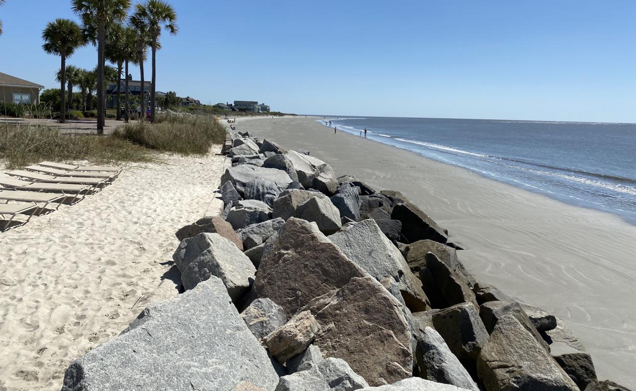 Foto af Seabrook Island beach med grå sand overflade