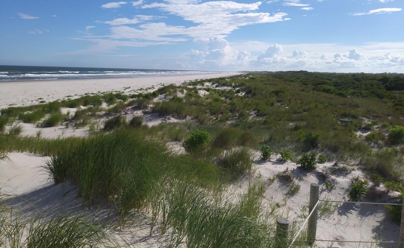 Foto af Two Mile Beach med lys sand overflade