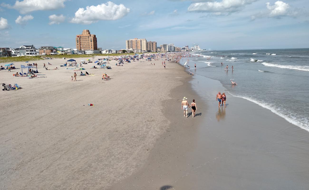 Foto af Ventnor City Beach med lys sand overflade