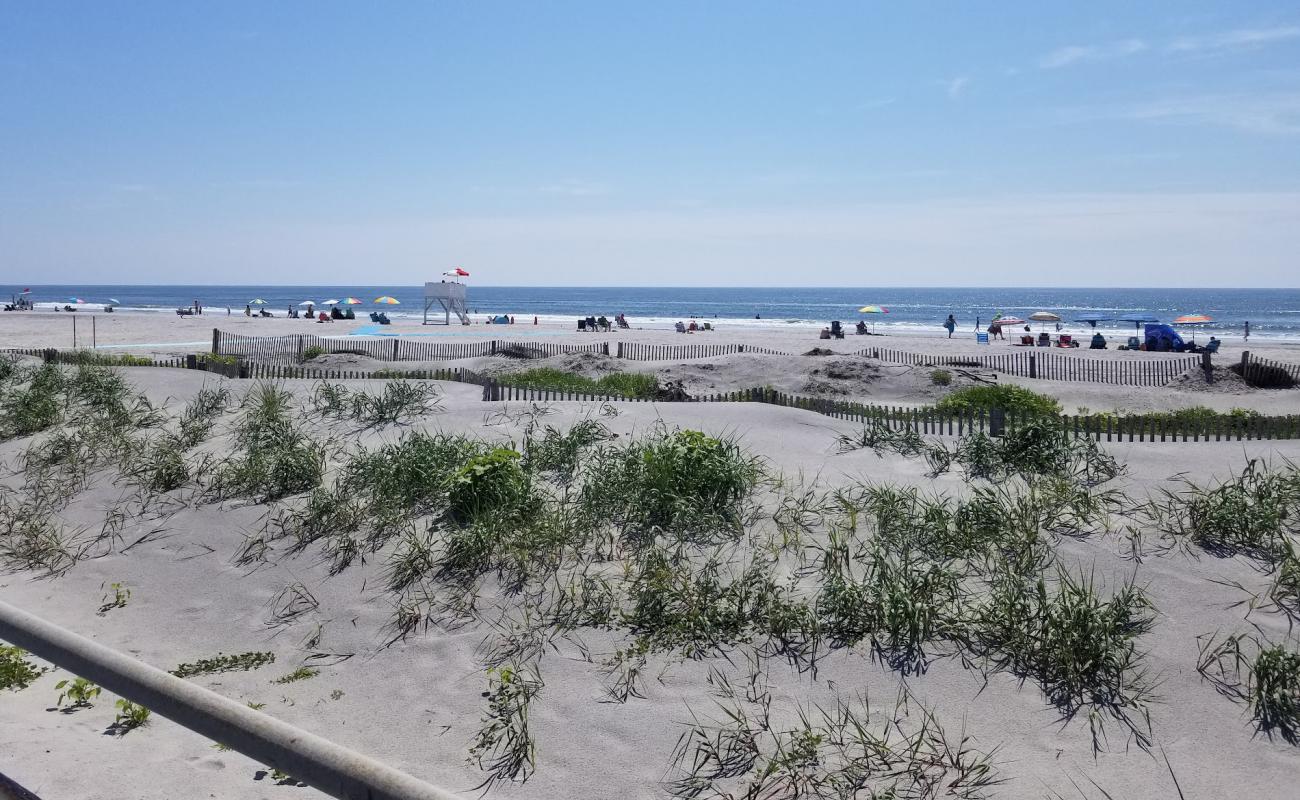 Foto af Brigantine Beach 4x4 med lys sand overflade