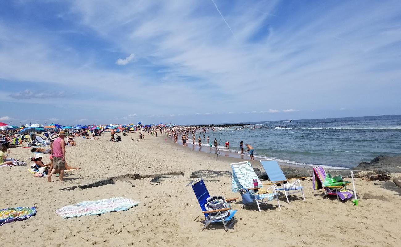 Foto af Asbury Park Beach med lys sand overflade