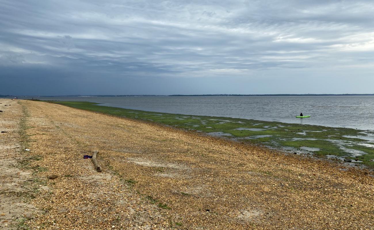 Foto af Cliffwood Beach med let sand og småsten overflade