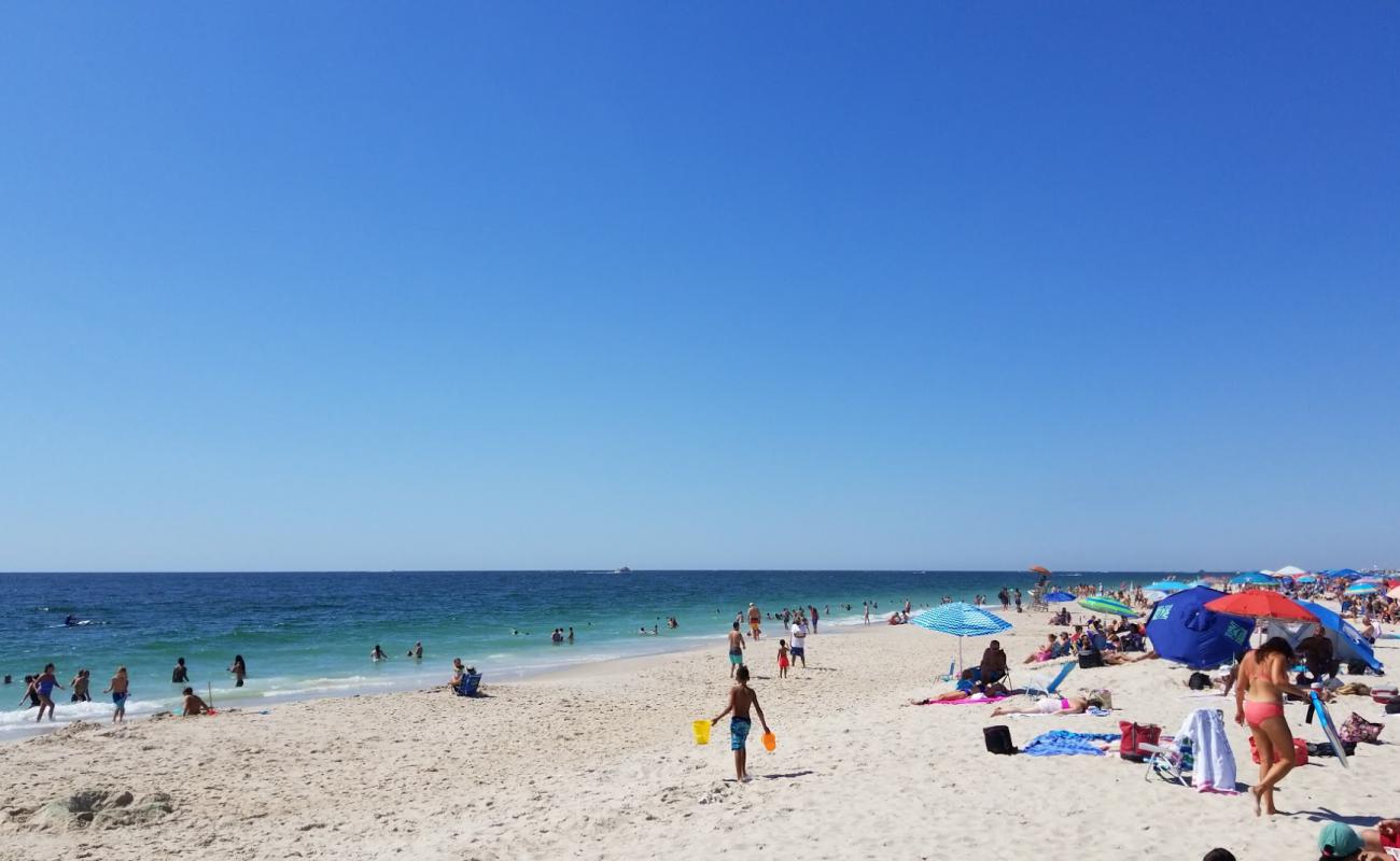 Foto af Robert Moses beach med lys sand overflade